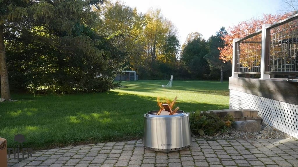 fire burning in East Oak smokeless firepit